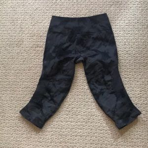 Lululemon dye crops! Size 6. Worn 2x.